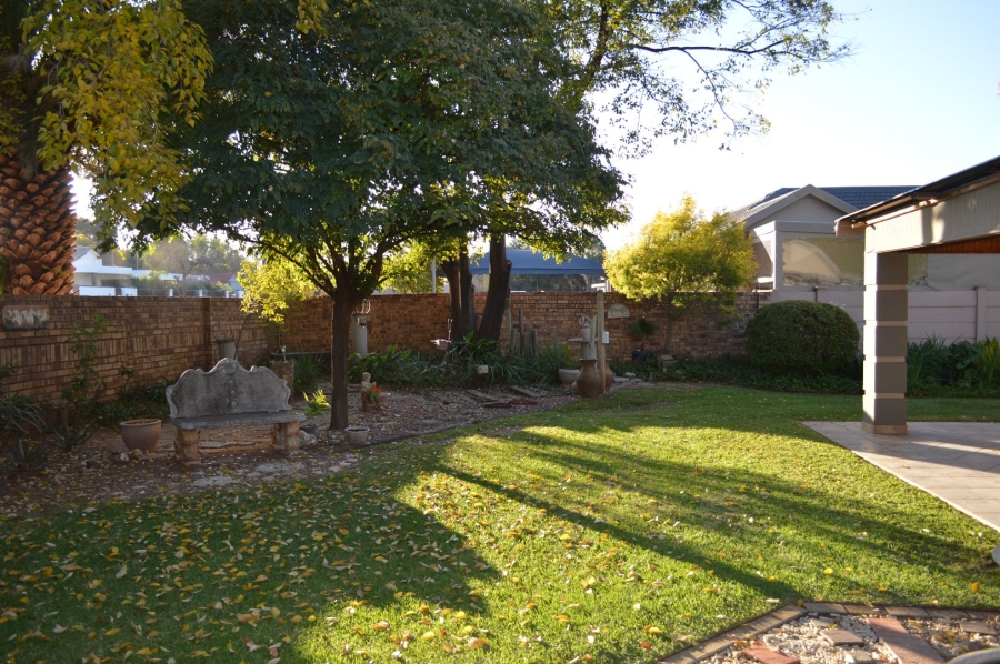 4 Bedroom Property for Sale in Flamwood North West